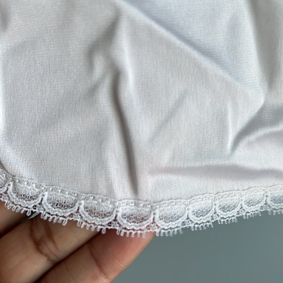 Vanity Fair | Vintage White Half Slip 18 Inches Size Small - Picture 3 of 8
